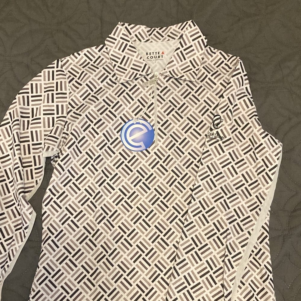 MAKE AN OFFER! Women's Black and White Patterned Top with mesh. Brand new
